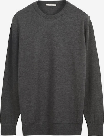 Ramsey Sweater in Grey: front