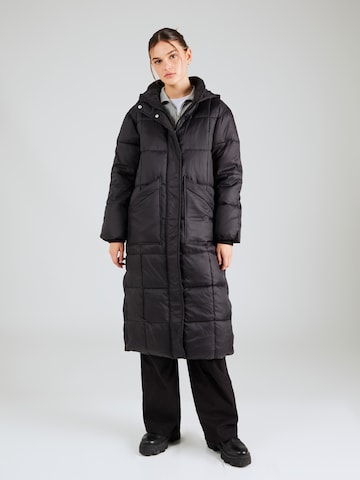 SISTERS POINT Winter coat 'DUSTY' in Black: front