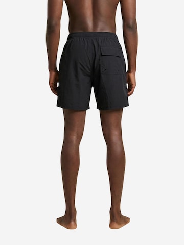 Pantaloncini da bagno 'Plain Swim Short SH1204VB' di Lyle & Scott in nero