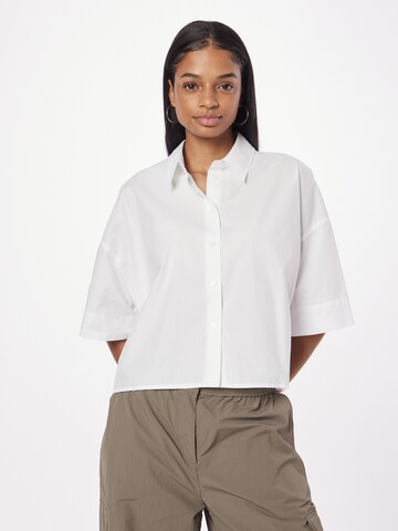 DRYKORN - Blusa 'YARIKA' en blanco: frente