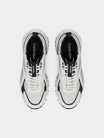 Baskets basses 'HIKE RUNNER' Calvin Klein en blanc