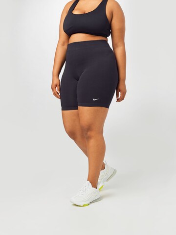 Nike Sportswear Skinny Shorts in Schwarz: predná strana