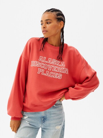 Sweat-shirt Bershka en rouge : devant