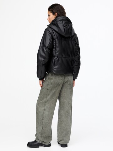 Pull&Bear Overgangsjakke i sort