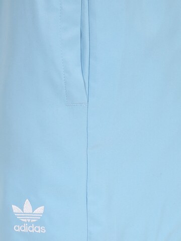 ADIDAS ORIGINALSKupaće hlače 'Adicolor Essentials Solid' - plava boja