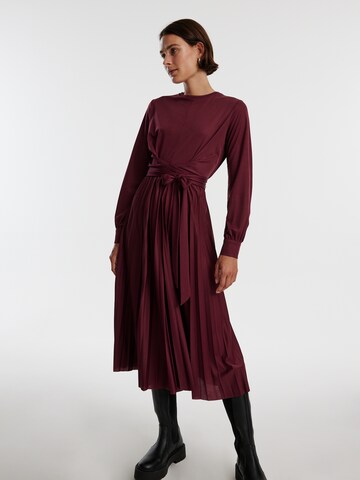 Robe 'Ravena' EDITED en rouge : devant