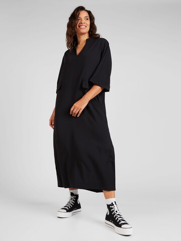 Object Curve Kleid 'FLO' in Schwarz: Vorderseite