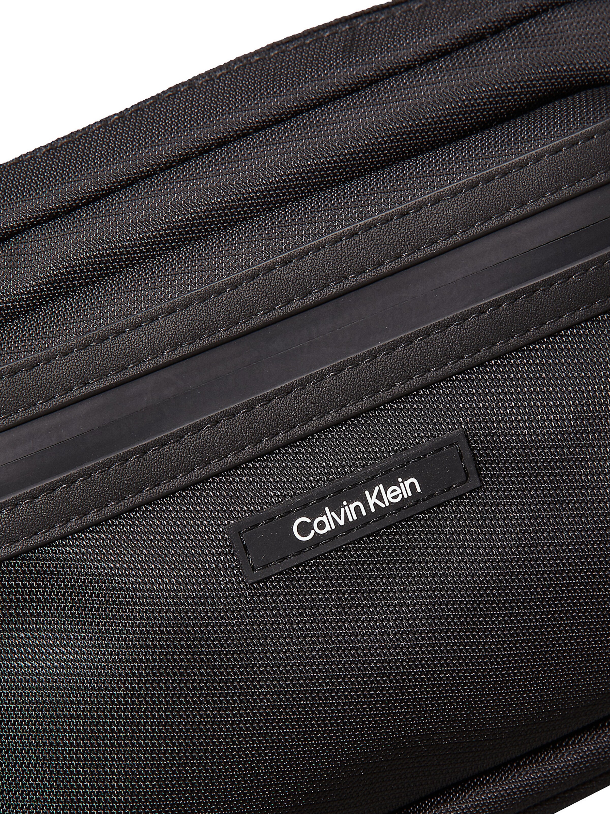 Calvin Klein Taška přes rameno 'ESSENTIAL' – černá