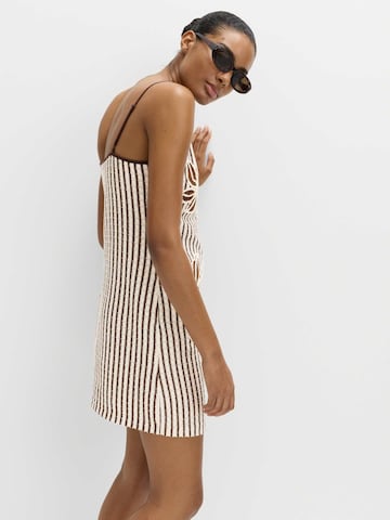 Vêtement de plage Marks & Spencer en beige