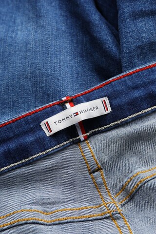 TOMMY HILFIGER Jeans in 34 x 32 in Blue