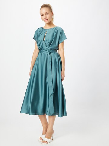 SWING Dress in Green: front