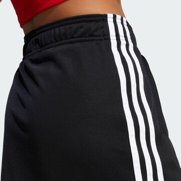 ADIDAS ORIGINALS - Falda 'Firebird' en negro