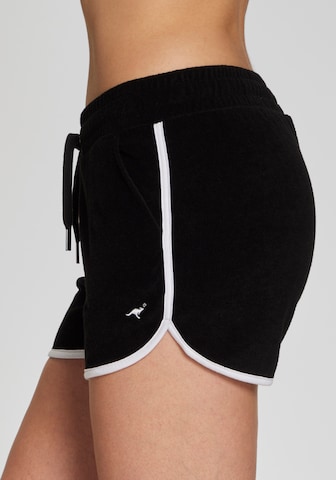 KangaROOS Regular Shorts in Schwarz