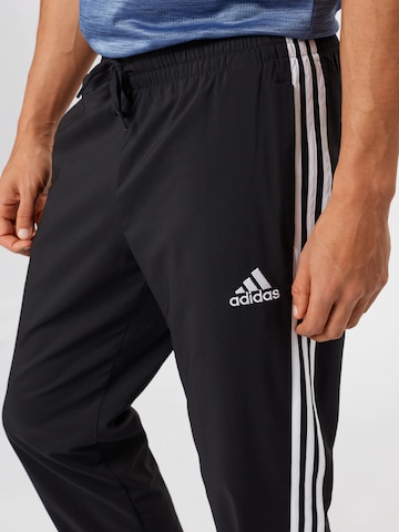 ADIDAS SPORTSWEAR Дънки Tapered Leg Спортен панталон 'Aeroready Essentials Tapered Cuff 3-Stripes' в черно
