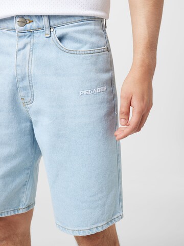 Regular Jean 'Earl' Pegador en bleu