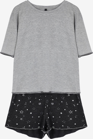 Shorty di Trendyol in grigio: frontale