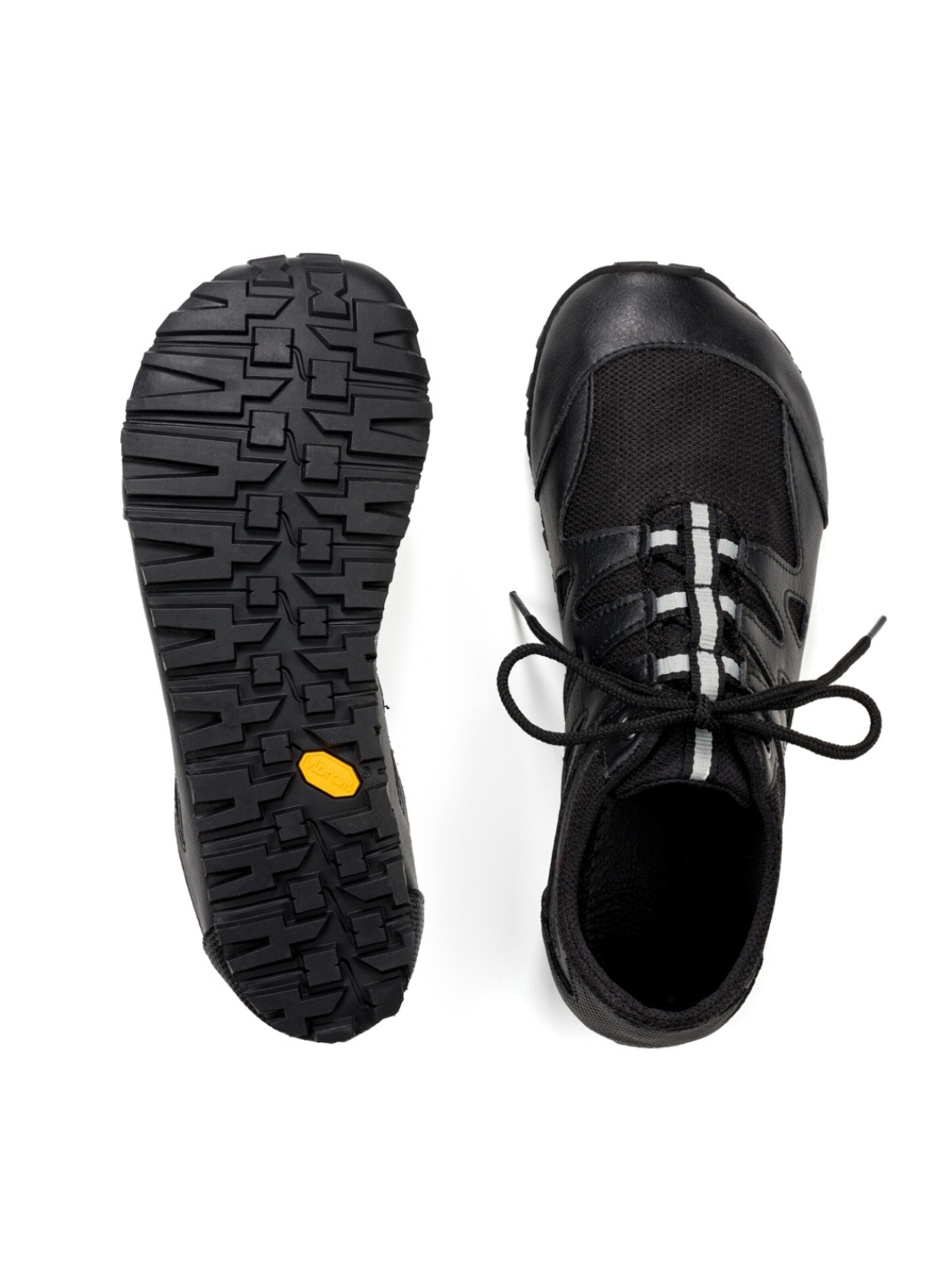 Ahinsa shoes Sportos fűzős csizma 'Chitra Trek&Trail Barfußsneaker' - fekete