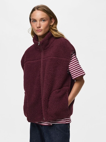 Gilet 'PCSadia' PIECES en rouge : devant