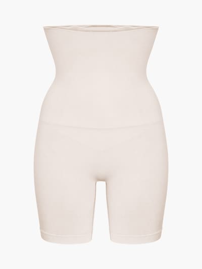 cfab (formerly creamy fabrics) Pantalon modelant 'High Waisted Shaping Shorts' en XS en sable, Vue avec produit