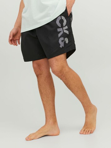 Shorts de bain 'Fiji' Jack & Jones Plus en noir : devant