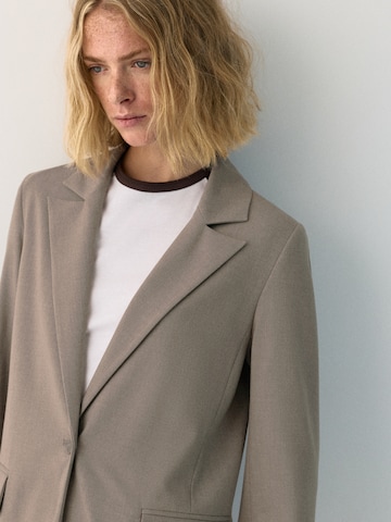 Sacou de la Pull&Bear pe gri