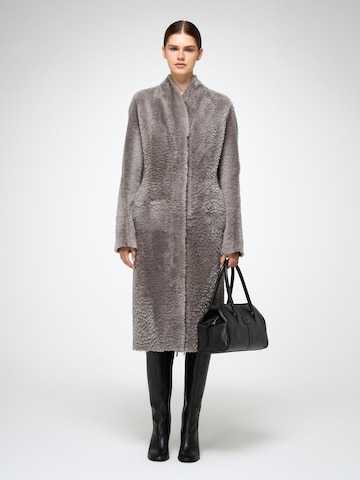 V S P Wintermantel 'Flores' in Grau