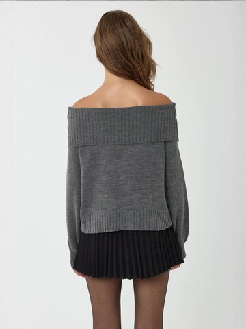 Hiccup Sweater in Grey