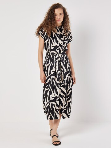 Robe ' ' Apricot en beige