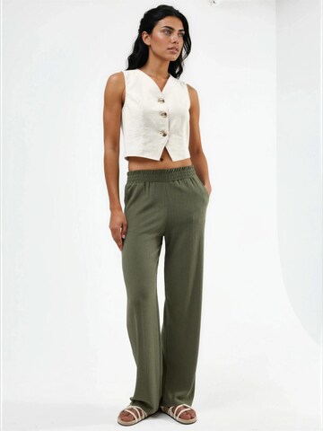 Hiccup Loose fit Trousers in Green