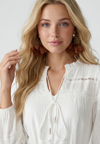 Robe IZIA en blanc