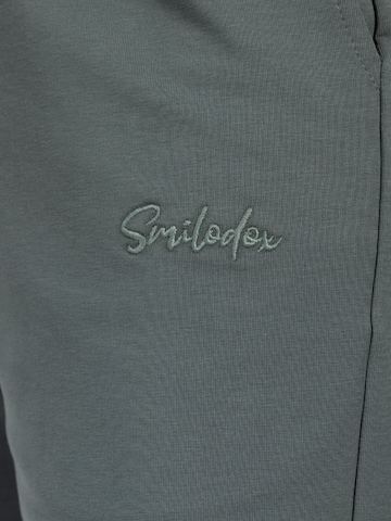Smilodox Loosefit Sportbroek ' Nurya ' in Groen