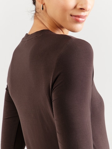SELECTED FEMME - Camisa 'SLFMANJA' em castanho