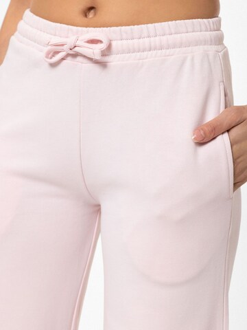 Williot Loose fit Trousers in Pink