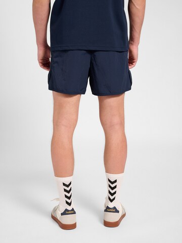 Hummel Loosefit Shorts in Blau