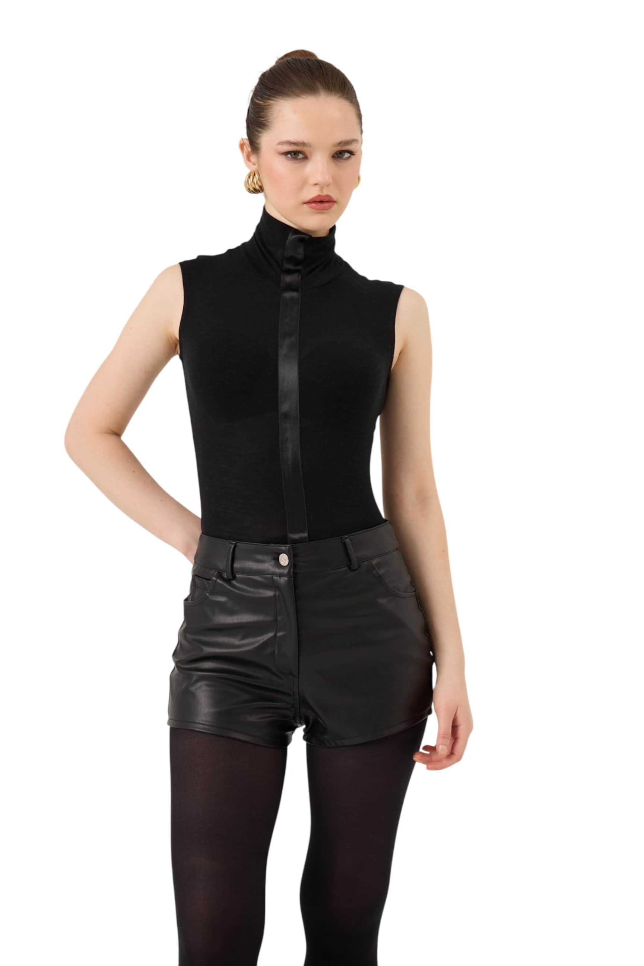 HOLLY LOLLY Top in Schwarz: Vorderseite