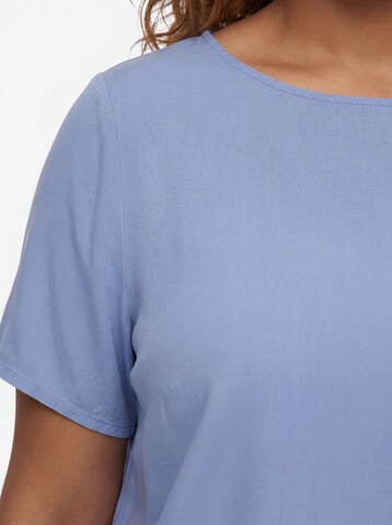 ONLY Carmakoma - Blusa 'CARVICO' en azul