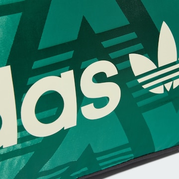 ADIDAS ORIGINALS - Bolsa de viaje en verde