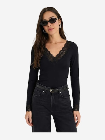 Maglietta di Bianco Lucci in nero