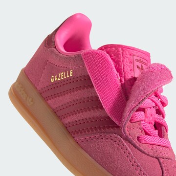 ADIDAS ORIGINALS - Sapatilhas 'Gazelle' em rosa