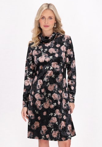 Usha - Vestido en negro: frente