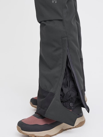 North Bend Regular Outdoorbroek ' NBHildi W 10.000 mit wasserdichter Beschichtung ' in Grijs