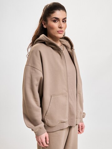 DEF Sweatjacke in Braun