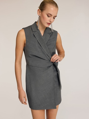 Robe MOTIVI en gris