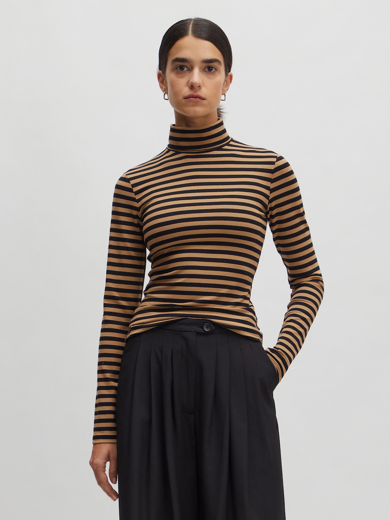 EDITED Shirt 'Raya' Bruin