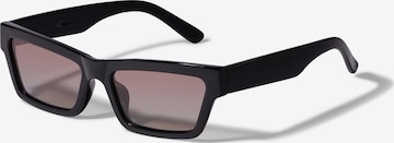 PilgrimSunčane naočale 'ASHLYN' - crna boja: prednji dio