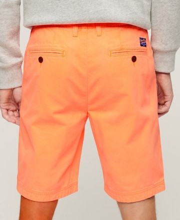 Coupe slim Pantalon chino Superdry en orange