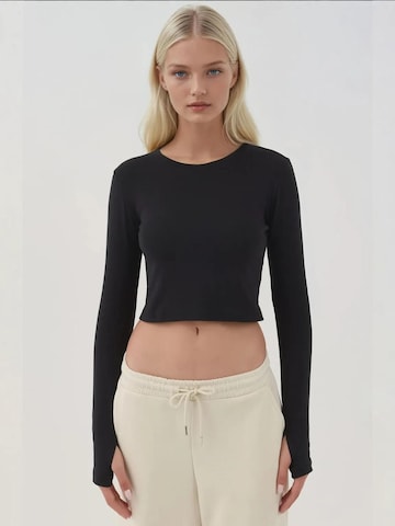 Hiccup Top in Zwart: voorkant