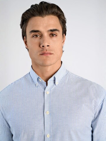 Coupe regular Chemise Lindbergh en bleu