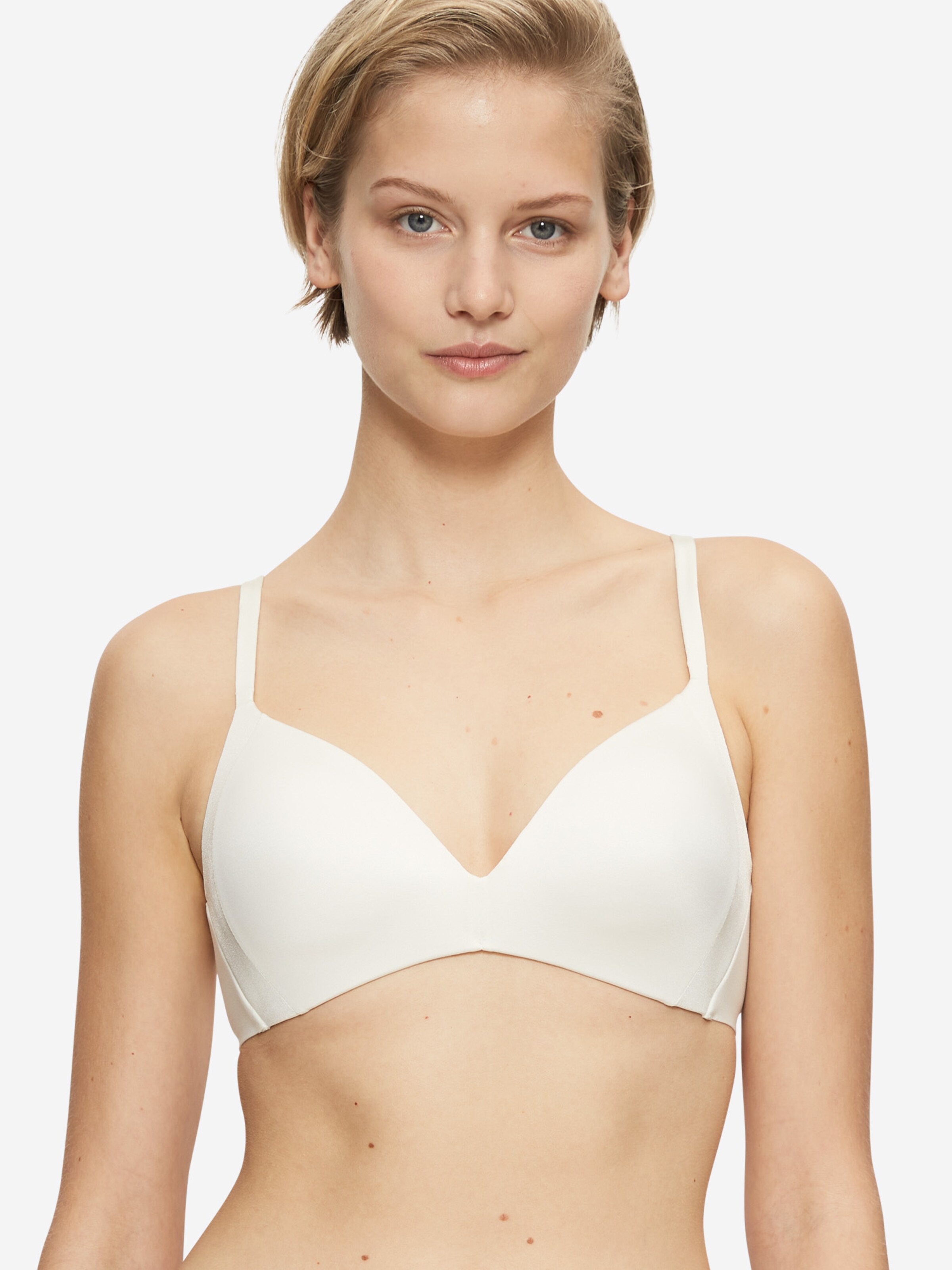 TRIUMPH T-shirt Bra 'Body Make-Up Soft Touch' in White: front