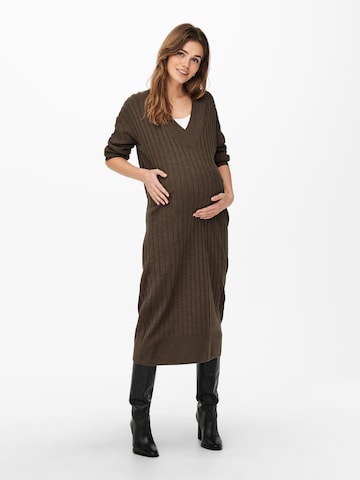 Only Maternity - Vestido de punto en marrón: frente